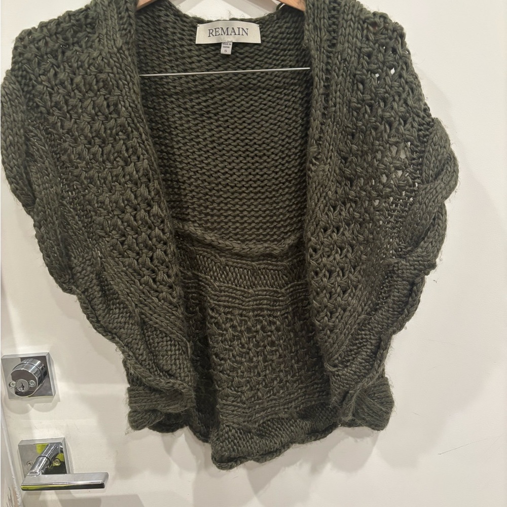 Remain Women's Olive Green Sweater jacket
